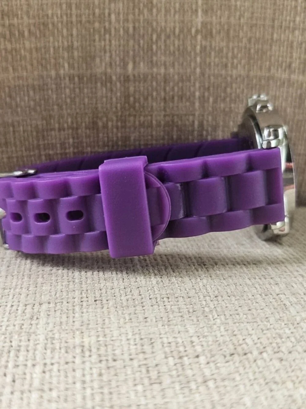OWL Face Collezio Women Wristwatch Purple Rubber Strap Analog Quartz Wrist Watch